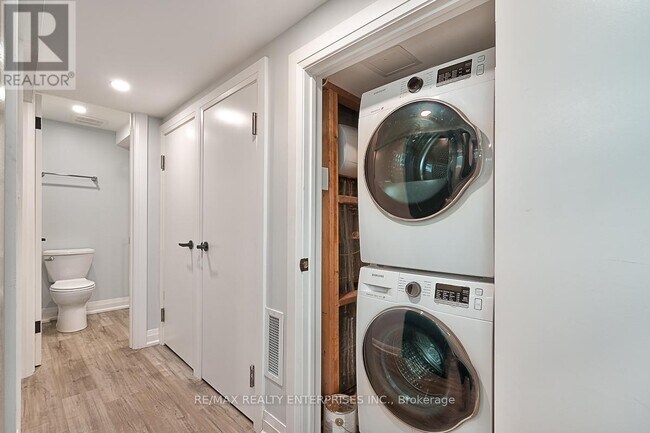 Photo du bâtiment - 2 Holmstead Ct