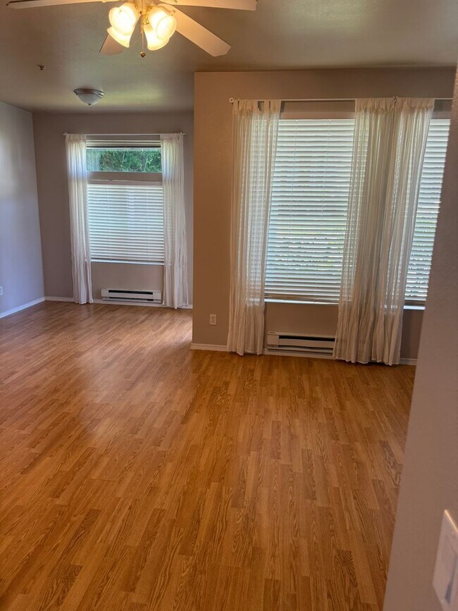 Foto del edificio - 2Bd/2Ba Kent Condo