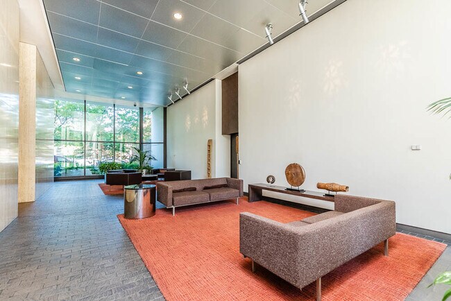 Foto del edificio - 1560 N Sandburg Terrace