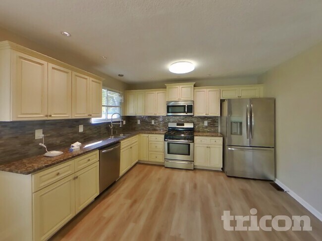 Foto del edificio - 43 Westbrook Dr