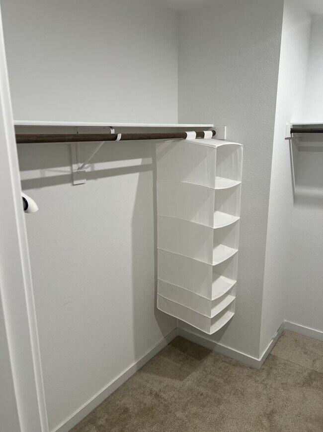 Building Photo - A Fabulous 2 Bedroom, 2 Bathroom townhome ...