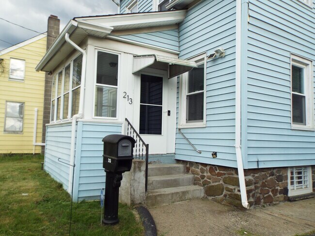 Foto del edificio - 213 Buckingham Ave