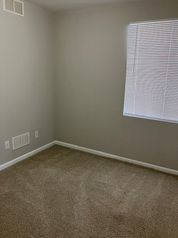 Foto del edificio - 152 Bertram Dr