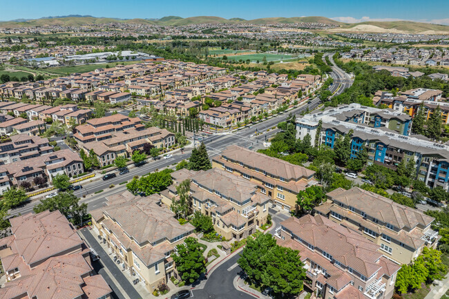 Building Photo - The Courtyards at Dublin Ranch Villages