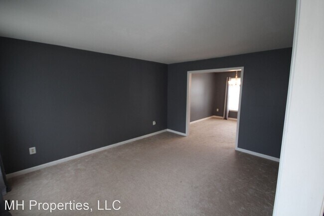 Building Photo - 4 br, 3.5 bath House - 6036 Monroe Ave