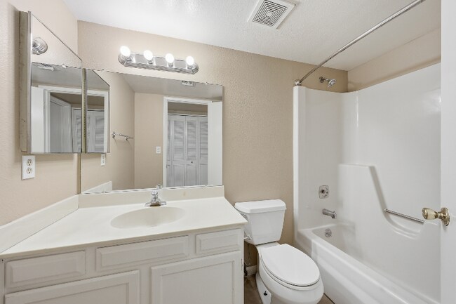 Foto del edificio - 4529 W McLellan Rd