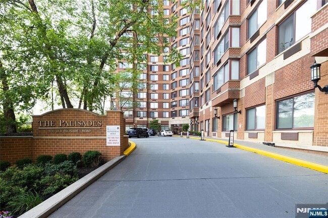 Foto del edificio - 100 Old Palisade Rd