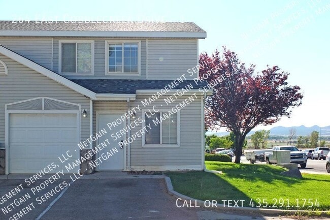 Building Photo - Newly Remodeled 3 Bedroom townhome