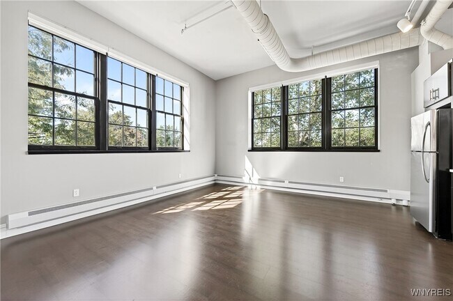 Building Photo - 2917 Main St