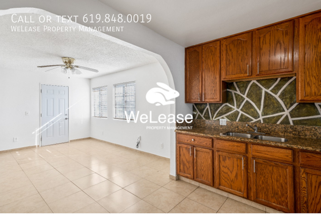 Building Photo - Spacious 4bed 2bath Home with trante updates!