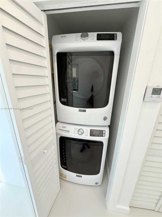 Foto del edificio - 1241 SW 30th Pl