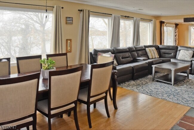 Foto del edificio - 1031 Lake Shore Dr