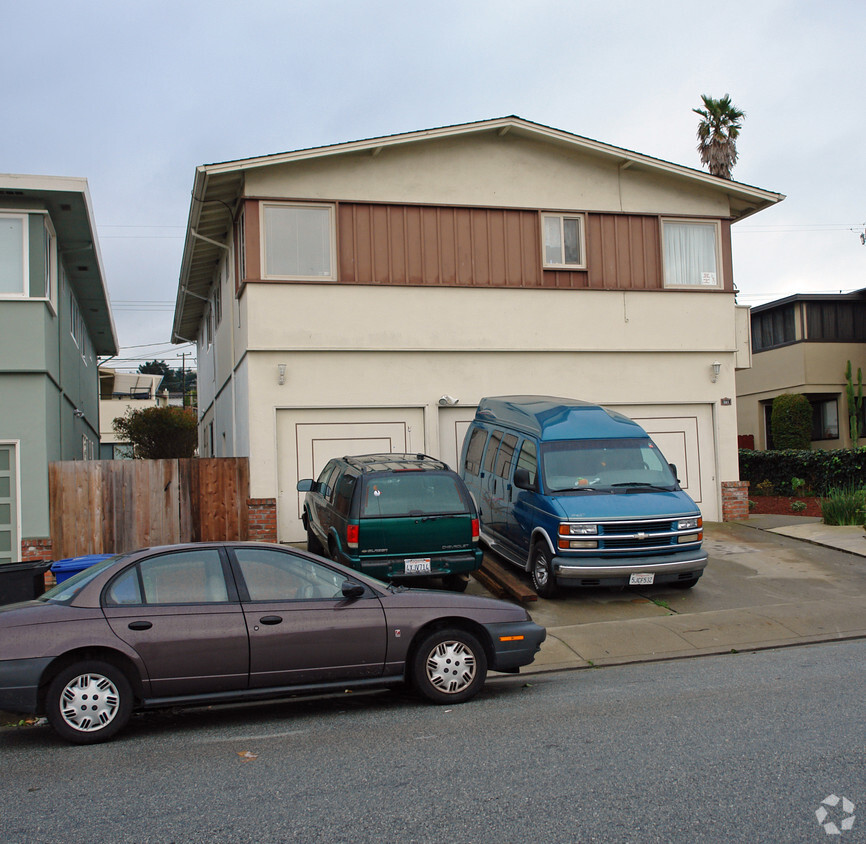 Primary Photo - 501 Serra Dr