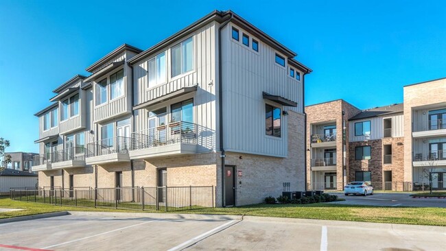 Building Photo - 23403 Kingsland Blvd
