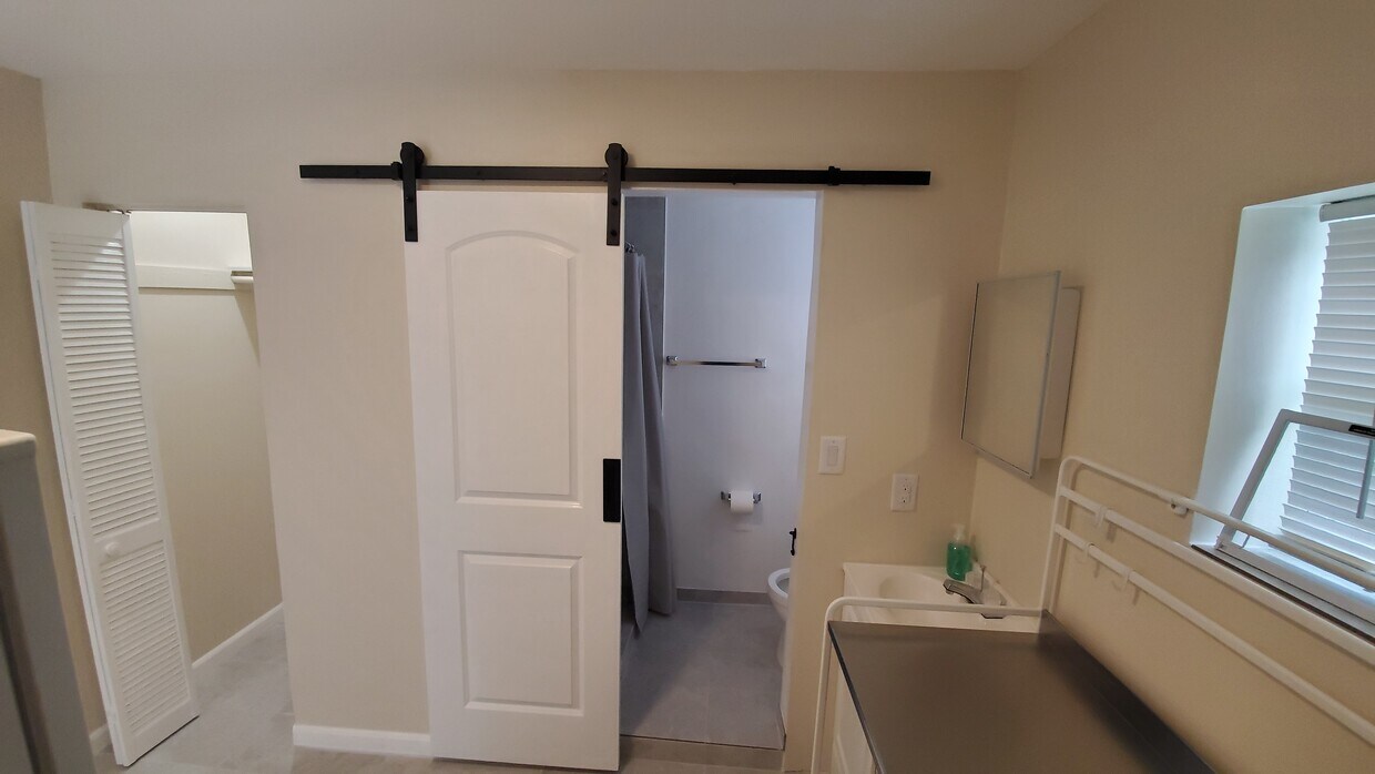 Foto del edificio - 3180 SW 6th St