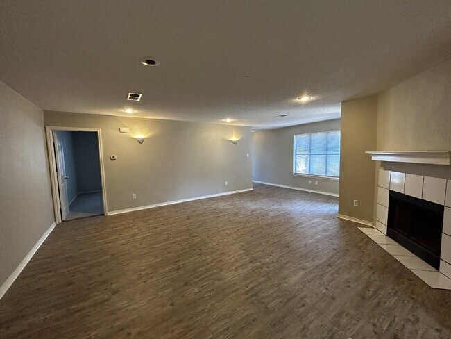 Foto del edificio - Beautiful 2/2 Townhouse in South Lubbock