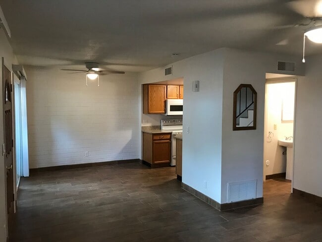 Foto del edificio - 2 bed 1.5 townhouse Scottsdale