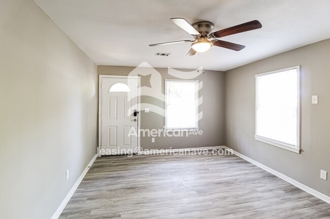 Building Photo - 1211 Laura Ave