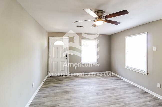 Foto del edificio - 1211 Laura Ave