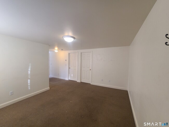 Building Photo - 127 Railroad St