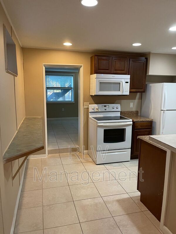 Building Photo - 206 Osceola Ave