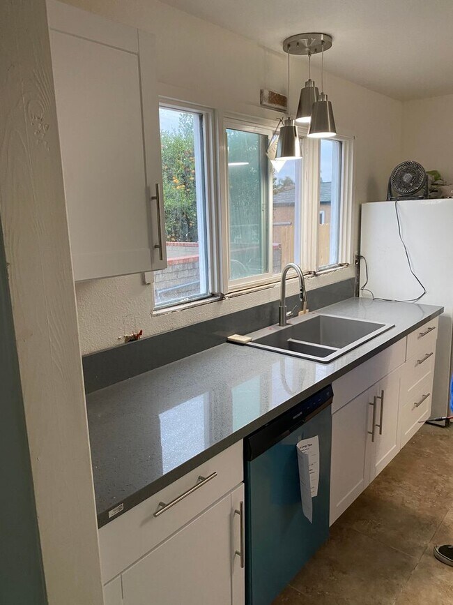 Foto del edificio - Beautiful 7-Bedroom Home Near SDSU – Spa Included!