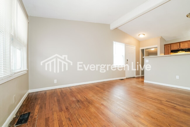 Building Photo - 6101 E 148th Ter