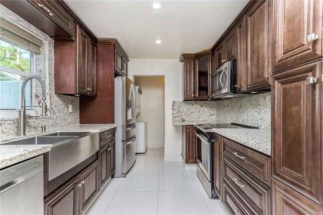 Foto del edificio - 6413 SW 25th St