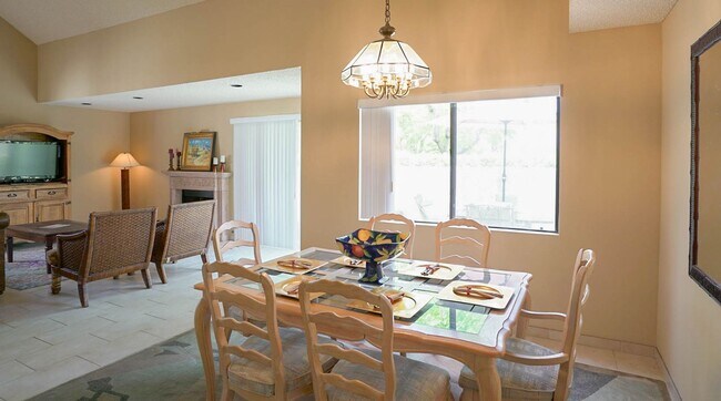 Foto del edificio - 211 Canyon Cir N