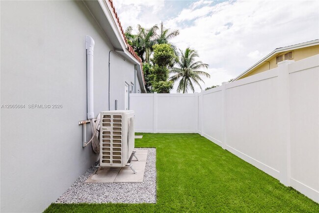 Foto del edificio - 5261 SW 89th Ave