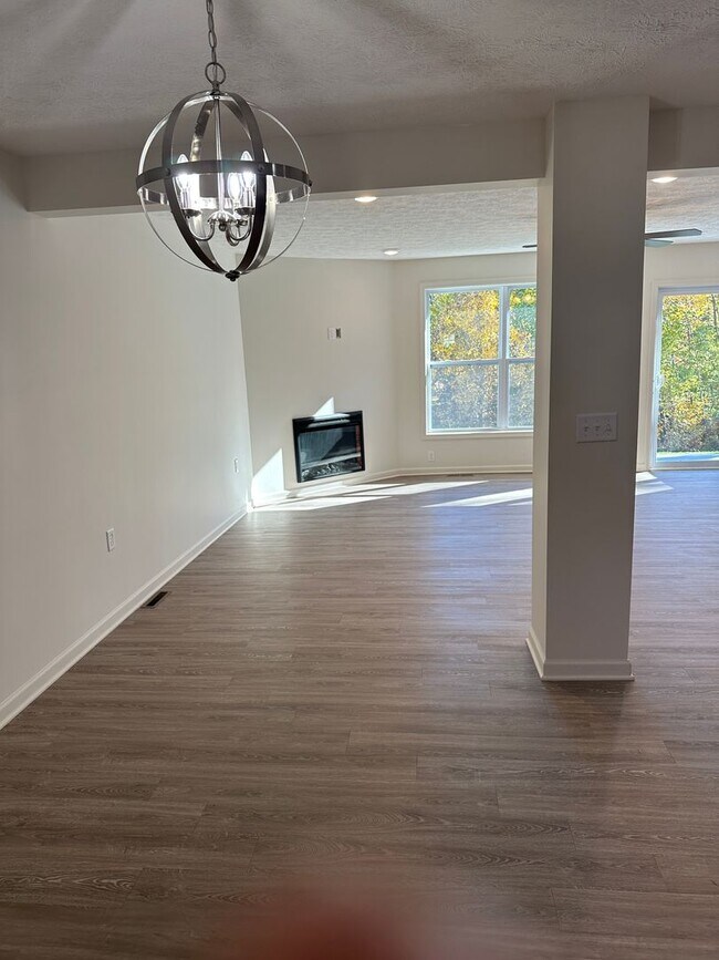 Foto del edificio - 1512 Red Fern Dr