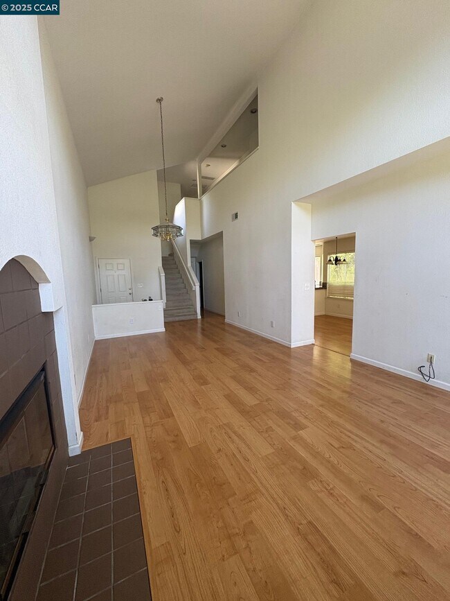 Building Photo - 1029 Lakeridge Pl