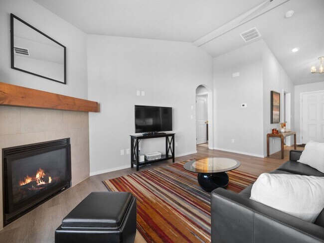 Foto del edificio - 3 bedroom/2 bathroom home in Spokane Valley