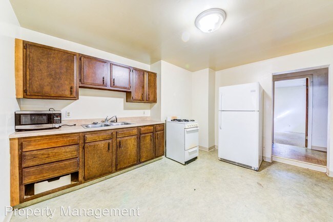 Building Photo - 38 Greeley St
