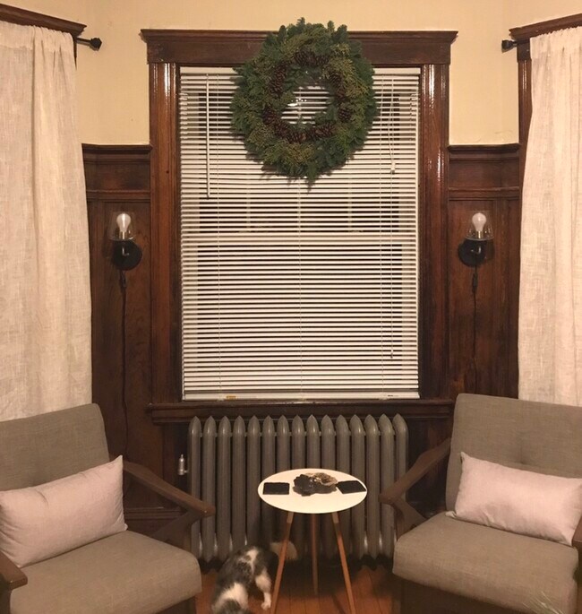 Spacious dining room - 80 Quincy St