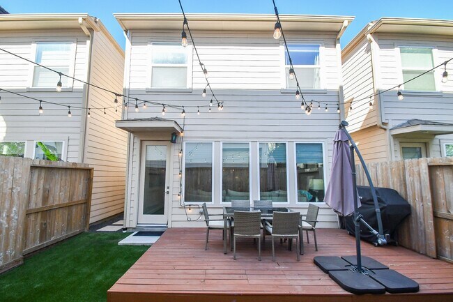 Foto del edificio - 5611 Petty St