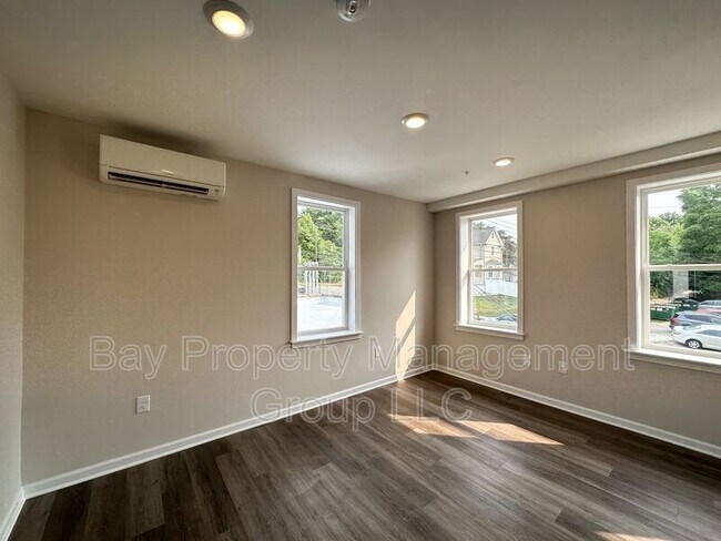 Foto del edificio - 5508 Belair Rd