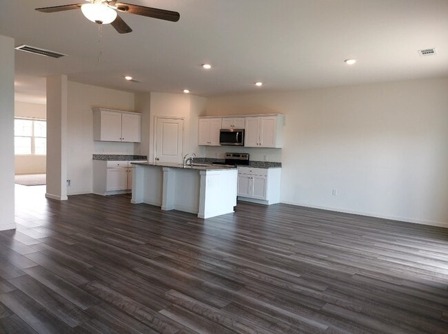 Building Photo - 1024 Long Bay Ct