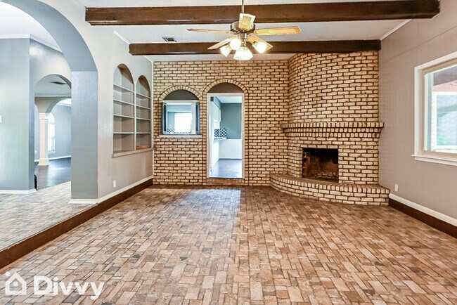 Foto del edificio - 2005 E Texas Ave