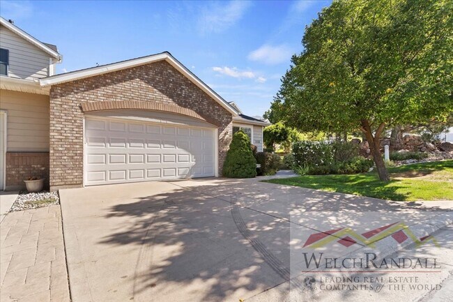 Foto del edificio - Very Spacious 2 Bedroom 3 Bath Ogden Home