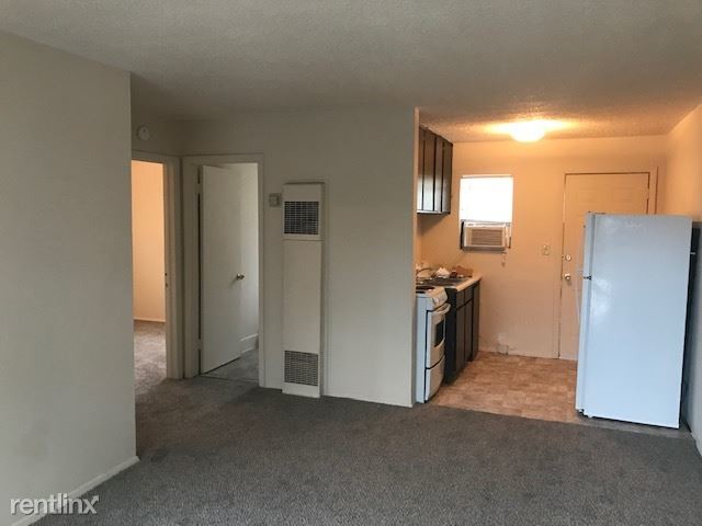 Building Photo - 2 br, 1 bath Apartment - 709 Hall St