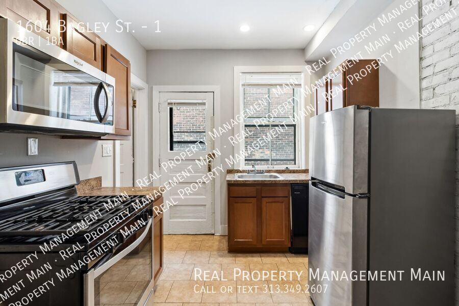 Primary Photo - 1604 Bagley St