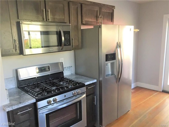 Foto del edificio - 3 br, 2 bath House - 4353 York Blvd
