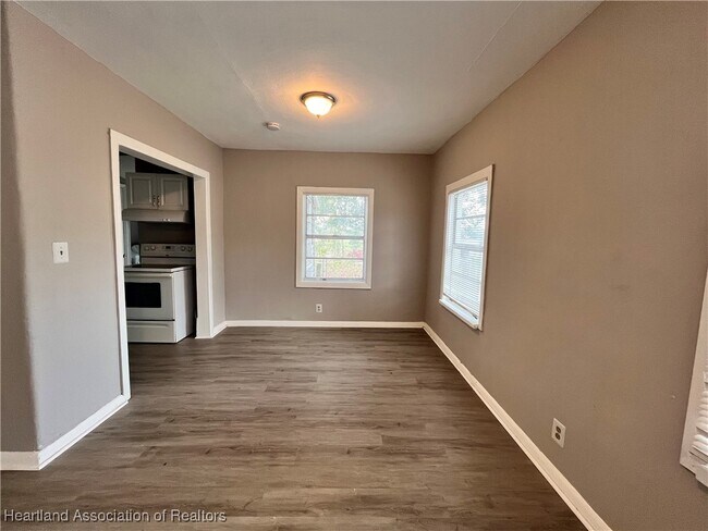 Foto del edificio - 1329 Memorial Dr