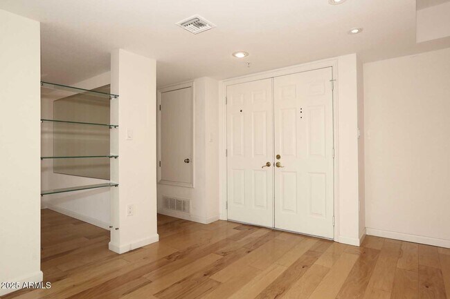 Foto del edificio - 4200 N Miller Rd