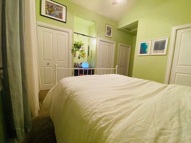 Dormitorio más grande (3 armarios y baño contiguo) - 7146 NE Martin Luther King Jr Blvd