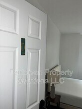 Building Photo - 2827 E 5th Ave