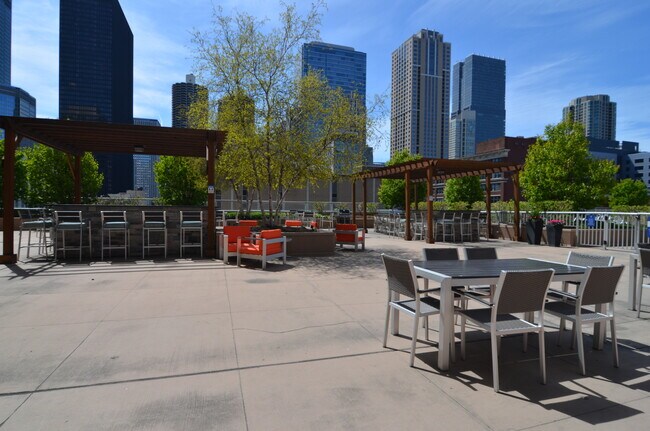 Foto del edificio - 545 N Dearborn St