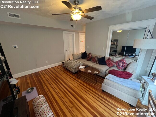 Building Photo - 305 Highland Ave