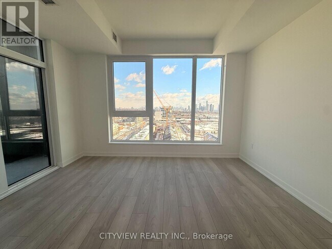 Building Photo - 1007 The Queensway